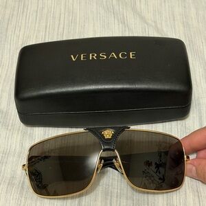 Versace
VE2207Q LIKE NEW